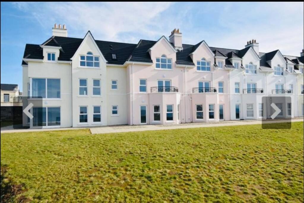 Luxurious Beach Front Apartment In Portrush Eksteriør bilde