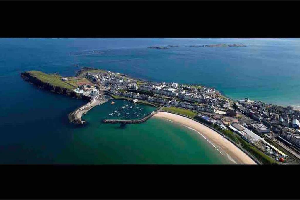 Luxurious Beach Front Apartment In Portrush Eksteriør bilde