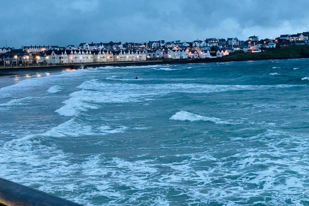 Luxurious Beach Front Apartment In Portrush Eksteriør bilde